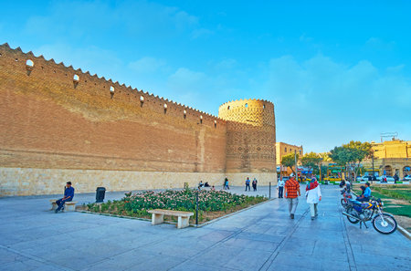 SHIRAZ, IRAN - OCTOBER 12, 2017: The walk along the medieval wall of Karim Khan citadel, located in downtown, on October 12 in Shiraz.のeditorial素材