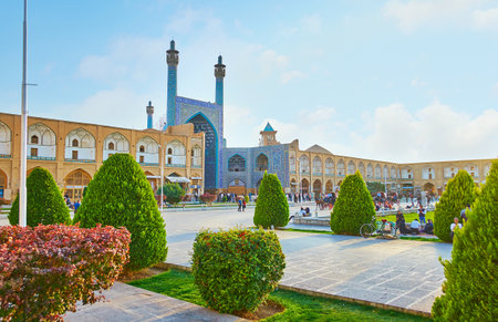 ISFAHAN, IRAN - OCTOBER 20, 2017: The Naqsh-e Jahan square is the main city destination, famous for large amount of historic landmarks, Grand Bazaar, Shah's mosque and nice ornamental garden, on October 20 in Isfahan.Isfahan.のeditorial素材