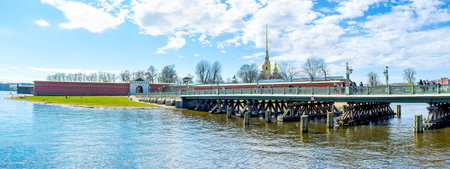SAINT PETERSBURG, RUSSIA - APRIL 27, 2015: Ioannovsky Bridge is the main tourist bridge to Peter and Paul Citadel and leads to Ioannovsky Gates, on April 27 in S. Petersburgのeditorial素材