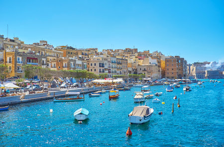 SENGLEA, MALTA - JUNE 17, 2018: The dense buildings in small fortified city of L-Isla (Senglea), located on the Island and surrounded by waters of Valletta Grand Harbour, on June 17 in Senglea.のeditorial素材