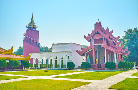 Walk among oriental styled buildings of the Royal Palace in Mandalay is possible to enjoy the magnificent architecture of Myanmarのeditorial素材