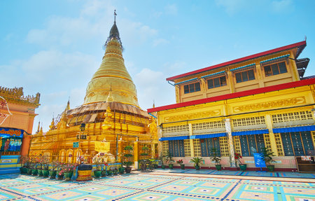 SAGAING, MYANMAR - FEBRUARY 21, 2018:  Soon Oo Ponya Shin Paya (Summit Pagoda) is oldest on Sagaing Hill and boasts interesting architecture and ornate shrines, on February 21 in Sagaingのeditorial素材