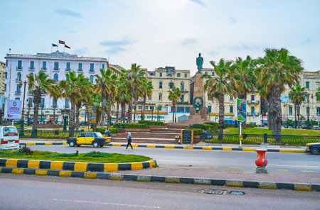 ALEXANDRIA, EGYPT - DECEMBER 19, 2017:  Saad Zaghloul Square is one of the notable city landmarks, facing Corniche Avenue, on December 19 in Alexandria.のeditorial素材