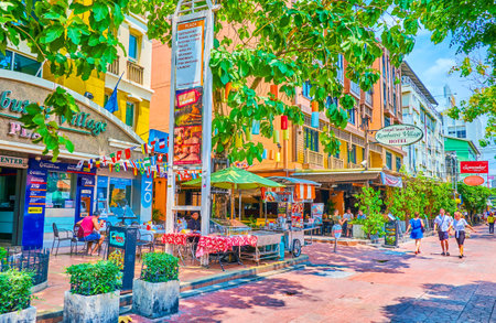BANGKOK, THAILAND - APRIL 22, 2019: The popular Ram Buttri street is almost empty during hot sunny days and revives after dusk, on April 22 in Bangkokのeditorial素材