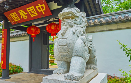 CHIANG MAI, THAILAND - MAY 7, 2019: The statue of Pixiu creature with lion body and dragon wings at the gate of China garden in Rajapruek park, on May 7 in Chiang Maiのeditorial素材