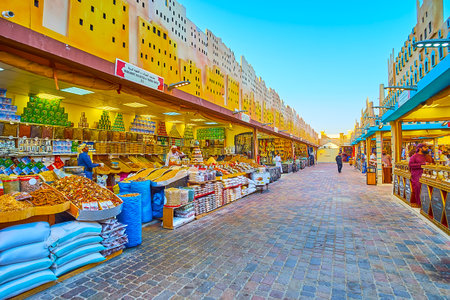 DUBAI, UAE - MARCH 5, 2020: The line of spice stalls in Yemen pavilion of Global Village Dubai with wide range of aroma Eastern spices, herbs and traditional tea, on March 5 in Dubaiのeditorial素材