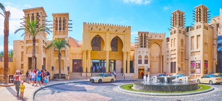 DUBAI, UAE - MARCH 4, 2020: The square with fountain in front of the  Souk Madinat Jumeirah market complex, decorated in traditional Arabic style with horseshoe arches and barjeel windcatchers, on March 4 in Dubaiのeditorial素材