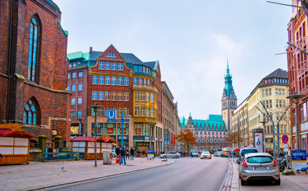 HAMBURG, GERMANY - NOVEMBER 20, 2019: Urban scene of Monckebergstrasse, the main shopping street of the city, on Nov 20 in Hamburgのeditorial素材