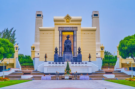 BANGKOK, THAILAND - MAY 12, 2019: The King Rama I Monument in Phra Nakhon district, on May 12 in Bangkok, Thailandのeditorial素材