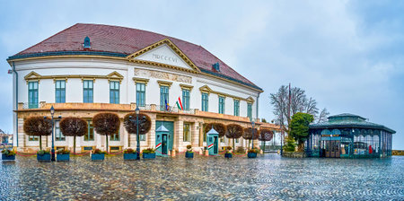 BUDAPEST, HUNGARY - FERBRUARY 21, 2022: Panorama of Sandor Palace, the official residence of President of Hungary, on February 21 in Budapest, Hungaryの写真素材