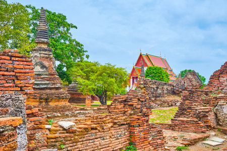 The ruins and old foundation in Wat Phra Si Sanphet archaeological complex, Ayutthaya, Thailandaの写真素材
