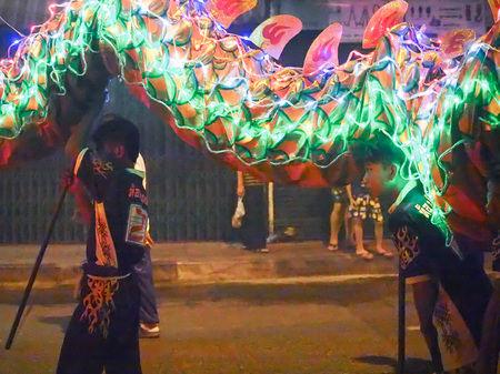 Bangkok, Thailand - October 20, 2015 : dragon dance's worker at night in vegetarian festivalのeditorial素材