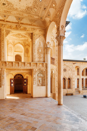 Kashan, Iran - 21 October, 2018: Amazing interior of Mirror Hall at Tabatabaei Historical House. Wonderful Persian architecture. Kashan is a popular tourist destination of the Middle East.のeditorial素材