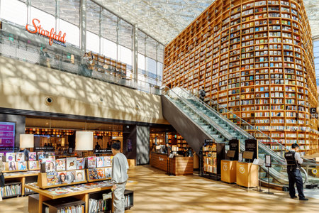 Seoul, South Korea - October 14, 2017: Huge bookshelves and shelves with magazines in Starfield Library at Gangnam District. The library is a popular destination among tourists and citizens of Seoul.のeditorial素材