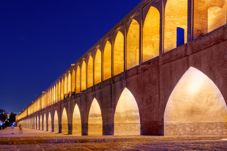 Gorgeous night view of the Allahverdi Khan Bridge (Si-o-se-pol) in Isfahan, Iran. The vaulted arch bridge is a popular recreational gathering place among Iranian young people.のeditorial素材