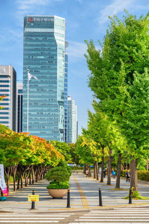 Seoul, South Korea - October 14, 2017: Amazing autumn boulevard at Yeouido. Yeoui Island is the main finance and investment banking district of Seoul. Scenic fall cityscape.のeditorial素材