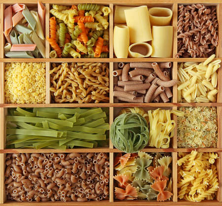  Italian pasta collection in wooden box の写真素材