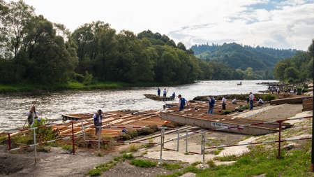 Pieniny, Poland. 09/11/2020. The place of departure of the rafts in Dunajec, Pieniny.のeditorial素材