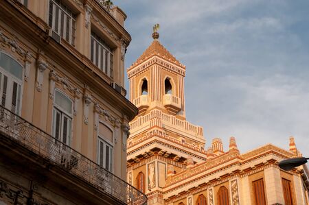 Two types of architecture on the facade of the old Havana. Cubaの写真素材