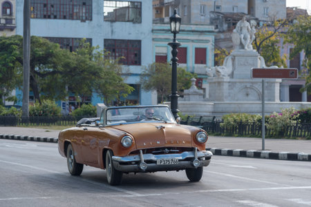 Old convertible taxi in the streets of Old Havana, is one of the most used attractions for tourists visiting the island.Habana.Cuba. January 2, 2019のeditorial素材