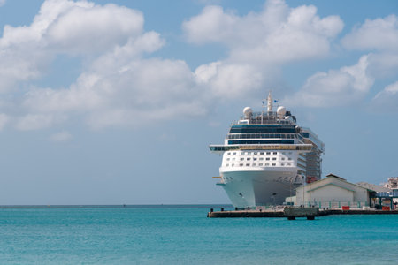 Cruise in the port of Aruba. This city like many of the Caribbean is common to see arrivals of these...