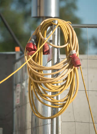 electric cable for plugging devices and machines with power