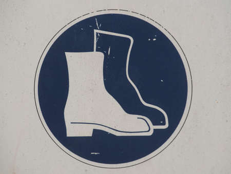 wearing work shoes for prevention of accidents at the workplace