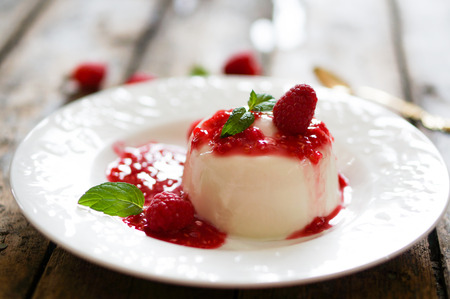 panna cotta in closeup shot の写真素材