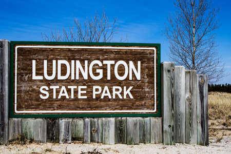 Welcome To Ludington State Park  Ludington State Park welcome sign; Michigan s most popular state park  Ludington State Park is considered to be one of the premier state parks in the Midwest  の写真素材