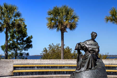 Mount Pleasant, SC. USA. April 10, 2015. The grieving lady sculpture by Raymond Kaskey is the centerpiece of the War Memorial Park in Mount Pleasant, SC. The park is dedicated to fallen veterans from all branches of the military.のeditorial素材