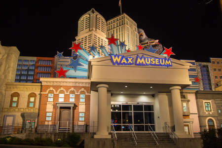 Pigeon Forge Tennessee, USA - May 15, 2017: Exterior of the Hollywood Wax Museum in Pigeon Forge, Tennessee. The museum is a popular tourist attraction in the resort town of Pigeon Forge.のeditorial素材