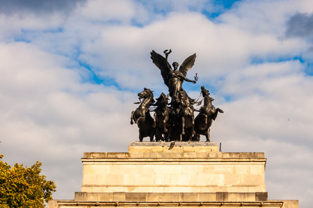 London, United Kingdom - September 14, 2017: Famous Wellington Arch monument also known as Constitution Arch or as the Green Park Arch with a black bronze quadriga on the topのeditorial素材