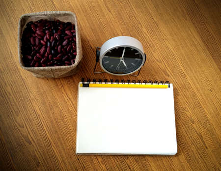 empty note and the red beans.