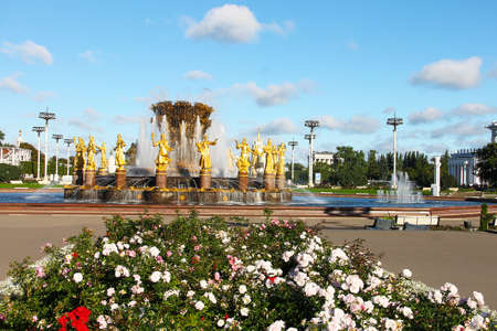 Moscow, Russia - September 13, 2016: Fountain "Friendship of Peoples" at VDNH (Exhibition of Achievements of the National Economy) one of the main sights of Moscow is a cultural and architectural value.のeditorial素材