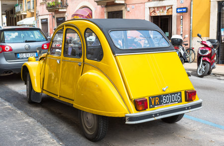 Citroen 2CV parked on the street of Verona, Italyのeditorial素材