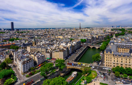 Skyline of Paris with Eiffel Tower and Seine river in Paris, Franceの写真素材