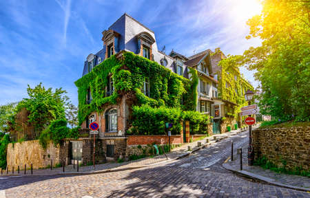 Cozy street of old Montmartre in Paris, Franceの写真素材