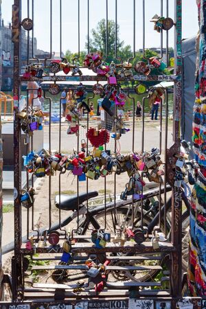 BERLIN, GERMANY : AUGUST 19 ,2018: Berliner Wall ( Mauer ) East Side Gallery. Open-air gallery in Berlin. A gate made in a hole on a wall, memory where people put padlocks for luck and love. In Berlin, Germany. It consists of a series of murals painted diのeditorial素材