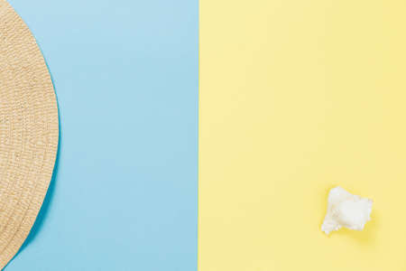 Overhead view of beach accessories on the colorful background. Horizontalの写真素材