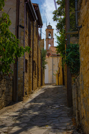 Narrow street in Lofou village in Cyprusの写真素材