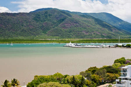 view of tropical city of Cairns Australiaのeditorial素材