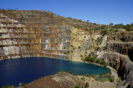 an open-cut mine in Queensland, Australia . It was located in the Selwyn Range, between Cloncurry and Mount Isa. It produced millions of tonnes of uranium ore, one of Australia s oldest mines.の写真素材