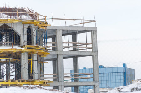 Construction of a mosque during the winter months Adapting construction methods to cold weather...