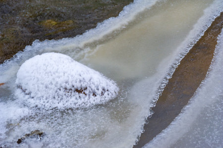 The river freezes in winter. In winter, the river turns into a real wonderland, and if you have never experienced its magic, now is the time.の写真素材