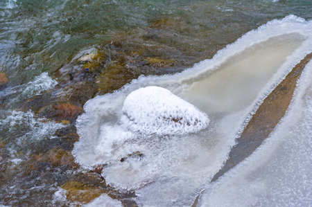 The river freezes in winter. In winter, the river turns into a real wonderland, and if you have never experienced its magic, now is the time.の写真素材