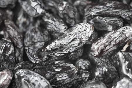 High quality sun dried black raisins Ideal for garnishing dishes, desserts and snacks. Adds a sweet...