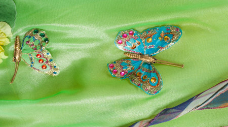 seamless. green-yellow-red fabric inlaid with flora and fauna. dress. Flexibility with yourself and your appearance shows self-confidence. Are you ready to paint on canvas with what comes from youの写真素材