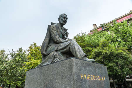 BRATISLAVA, SLOVAKIA - SEPTEMBER 17, 2016 : Street sculpture in city Bratislava. City is touristic, political and cultural center of Slovakia.のeditorial素材