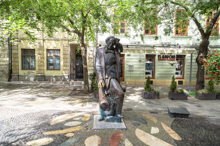 BRATISLAVA, SLOVAKIA - SEPTEMBER 17, 2016 : Street sculpture in city Bratislava. City is touristic, political and cultural center of Slovakia.のeditorial素材