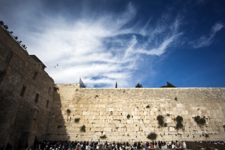 Prayers at the Wailing Wall, one of the most sacred places to the Jewish religion のeditorial素材